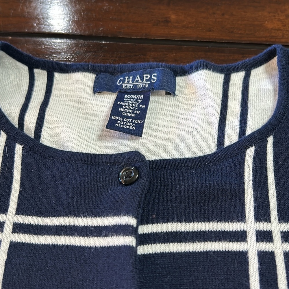 Beautiful sweater - Picture 2 of 2